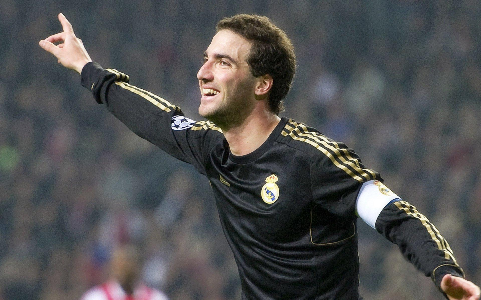 意甲名帅争夺战白热化，德佬力挺阿莱格里，三大豪门加入竞逐，国米欧战迎利好